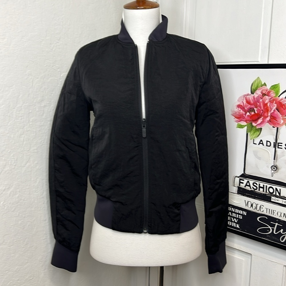 Lululemon Black Non-Stop Reversible Bomber Jacket Size 2 - Picture 2 of 13